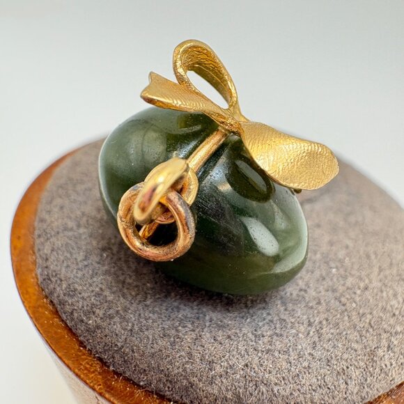 VTG Solid 14K Yellow Gold Nephrite Jade Egg Pendant Bow Design .75" - Picture 3 of 11